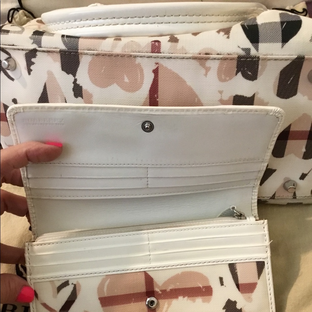 Authentic BRAND NEW Burberry Hearts Shoulder Bag & Wallet Set , NWT - Picture 3 of 16